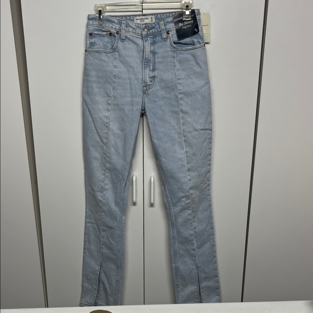 Abercrombie & Fitch Light Blue Straight Leg Jeans Wsist 26”
